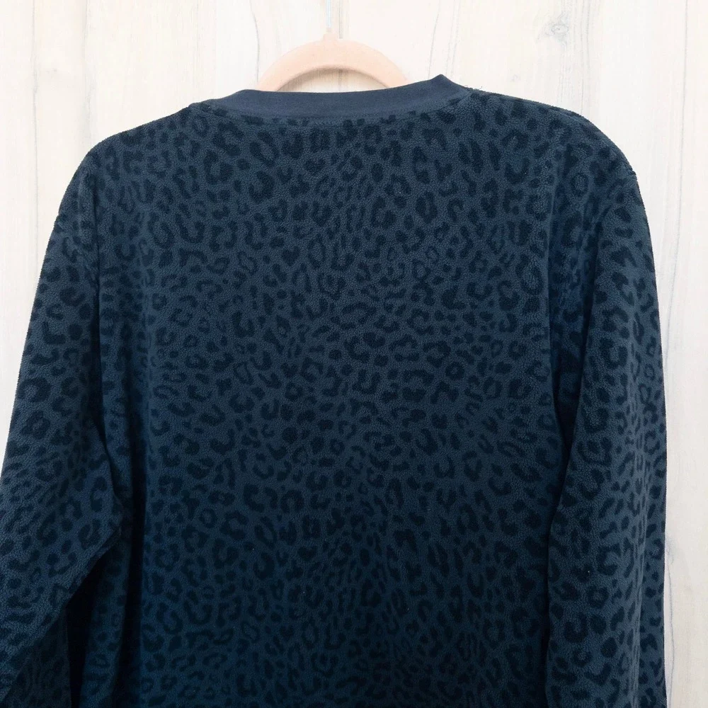 Nike Women Leopard Print Sweatshirt L Black Fleece Gold Logo Crewneck Athleisure